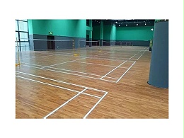 怎样防止篮球场地板变色？